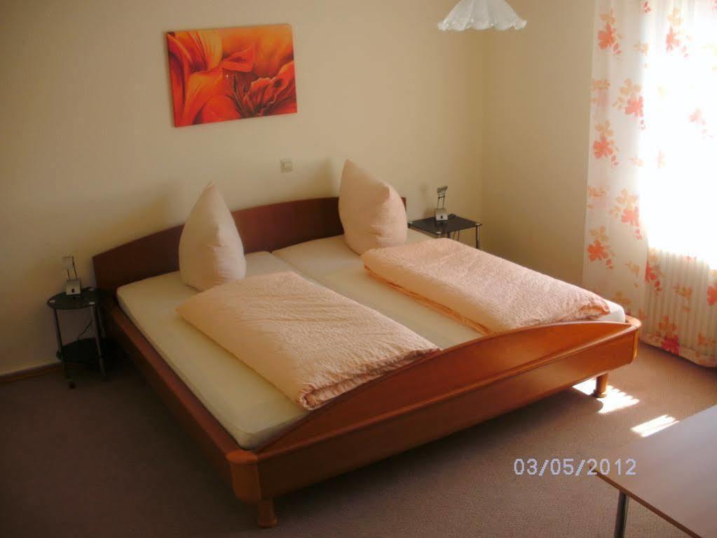 Hotel Am Hindenburgplatz Appenweier Bagian luar foto